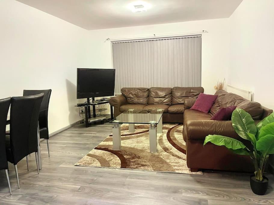 Lovely 3 Bed Ground Floor Apartment Near Qe Hospital Harborne Birmingham New Dış mekan fotoğraf