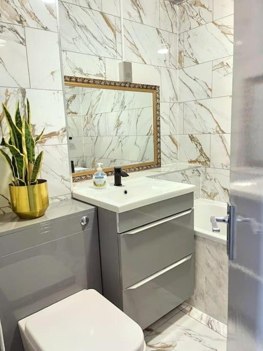 Lovely 3 Bed Ground Floor Apartment Near Qe Hospital Harborne Birmingham New Dış mekan fotoğraf