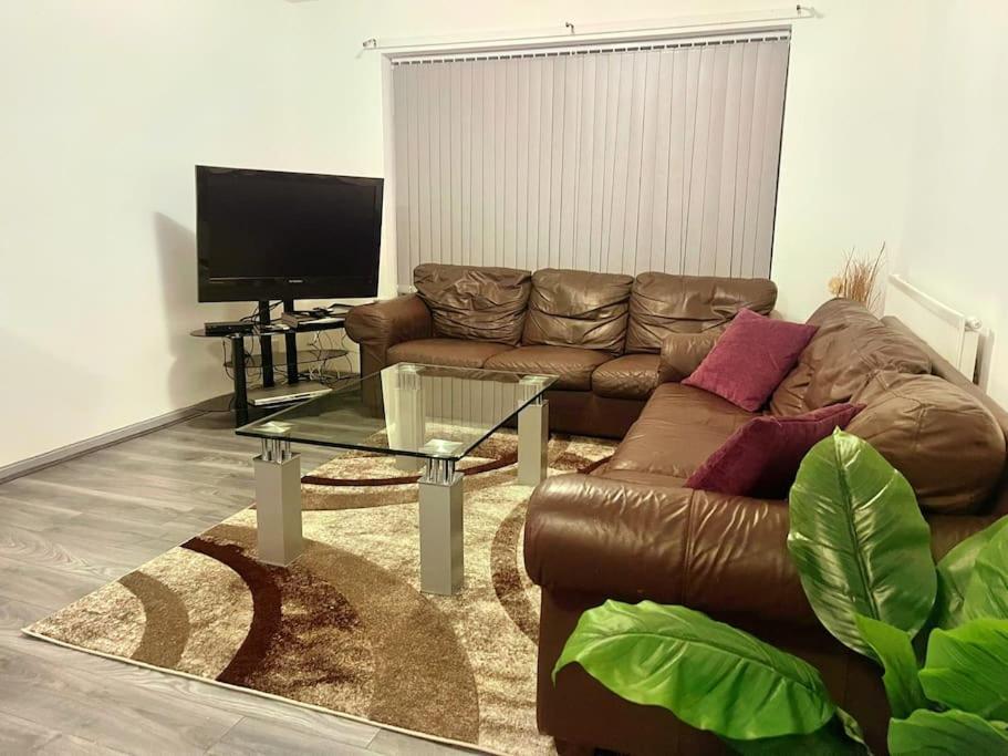 Lovely 3 Bed Ground Floor Apartment Near Qe Hospital Harborne Birmingham New Dış mekan fotoğraf