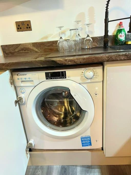Lovely 3 Bed Ground Floor Apartment Near Qe Hospital Harborne Birmingham New Dış mekan fotoğraf