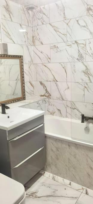Lovely 3 Bed Ground Floor Apartment Near Qe Hospital Harborne Birmingham New Dış mekan fotoğraf